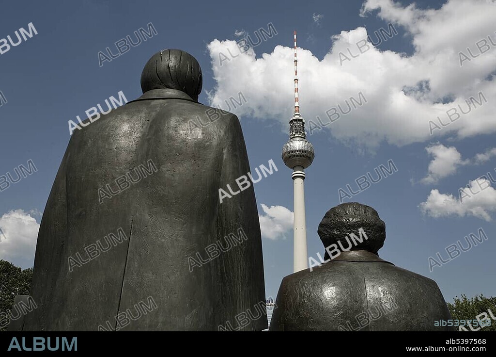 Marx Engels Forum and Fernsehturm TV tower, Berlin, Germany, Europe.