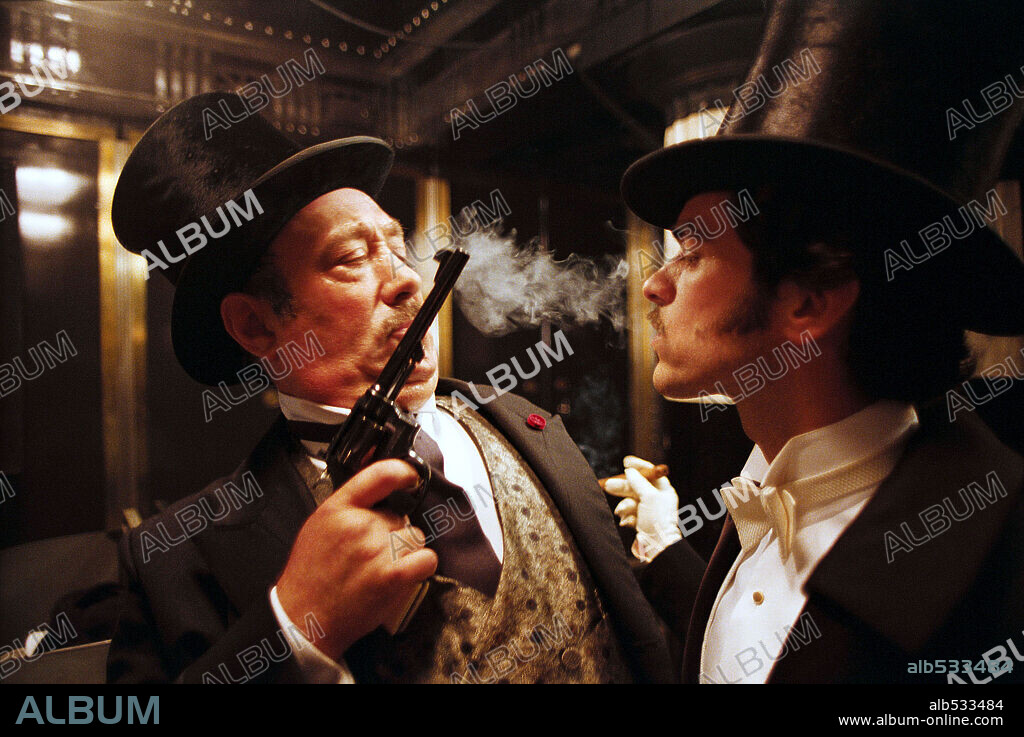 ROMAIN DURIS in ARSENE LUPIN, 2004, directed by JEAN-PAUL SALOME. Copyright TF1 FILMS PRODUCTIONS.