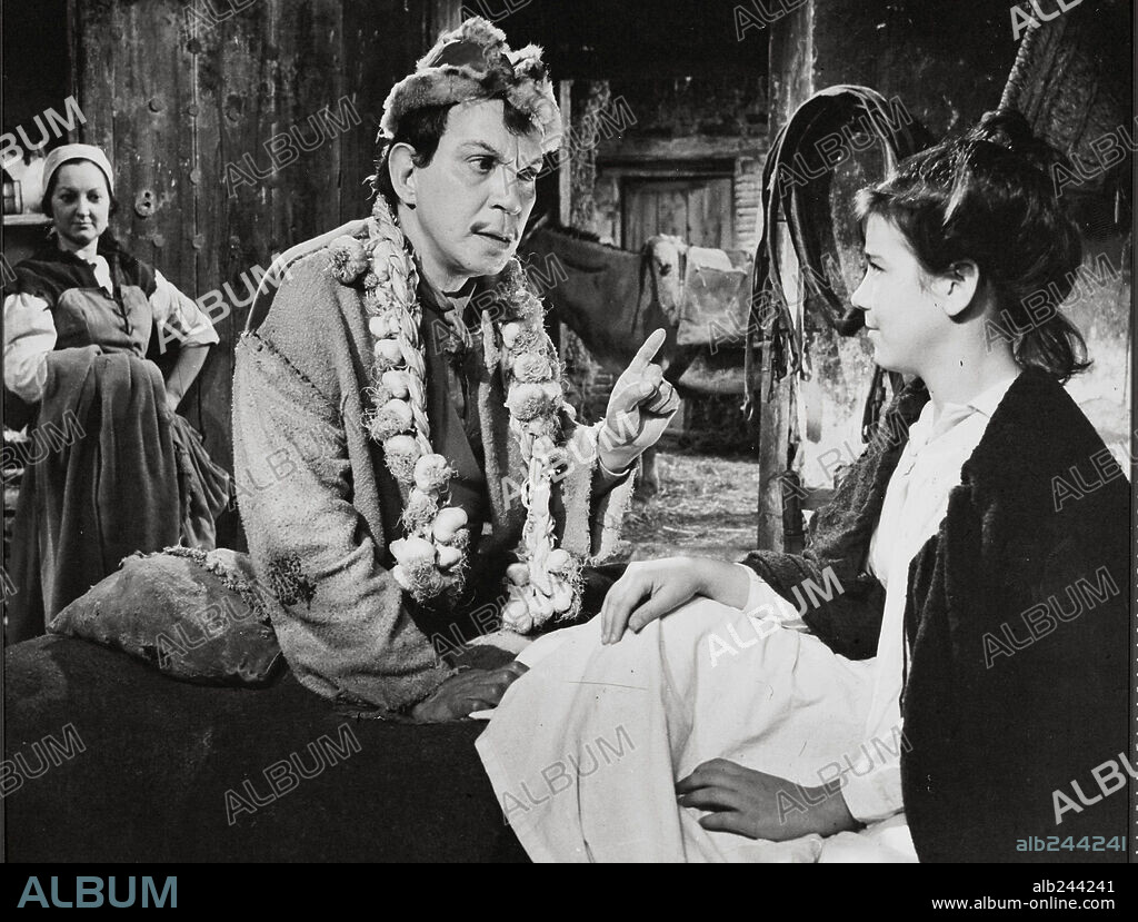 CANTINFLAS en DON QUIJOTE CABALGA DE NUEVO, 1973, dirigida por ROBERTO GAVALDON. Copyright RIOMA FILMS, S.A.