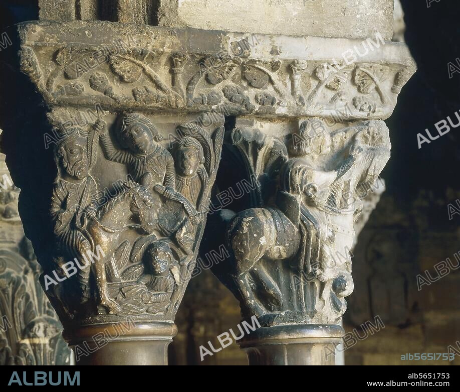 Arles (Bouches-du-Rhône), Saint-Trophime, cloître (12e-14e).- Chapiteau du côté est : l'Entrée du Christ à Jérusalem. Sculpture, 12e siècle.
