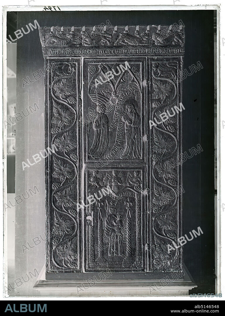 Wilhelm Weimar, sacristy cabinet, glass negative, black and white negative process, total: height: 23,8 cm; width: 17,8 cm, numbered: top left: in black ink: 1794, work of applied arts (wood, z. As a trained engraver and graduate of the School of Arts and Crafts.