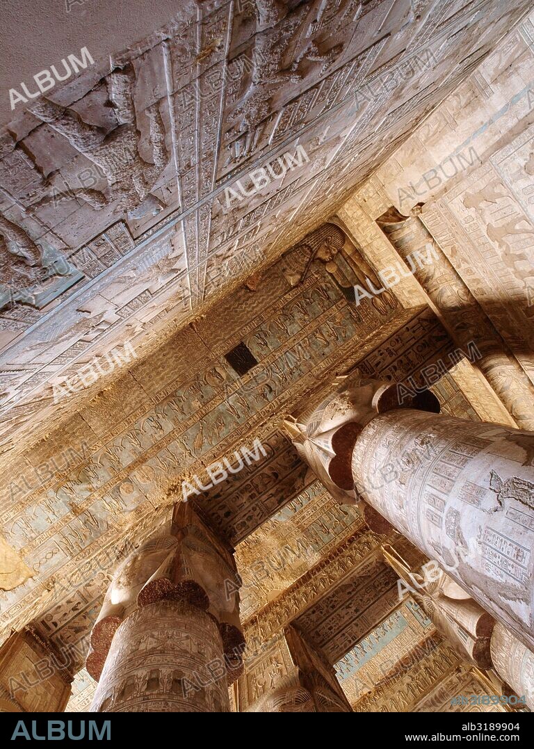 TEMPLO DE DENDERA, DEDICADO A LA DIOSA HATHOR.