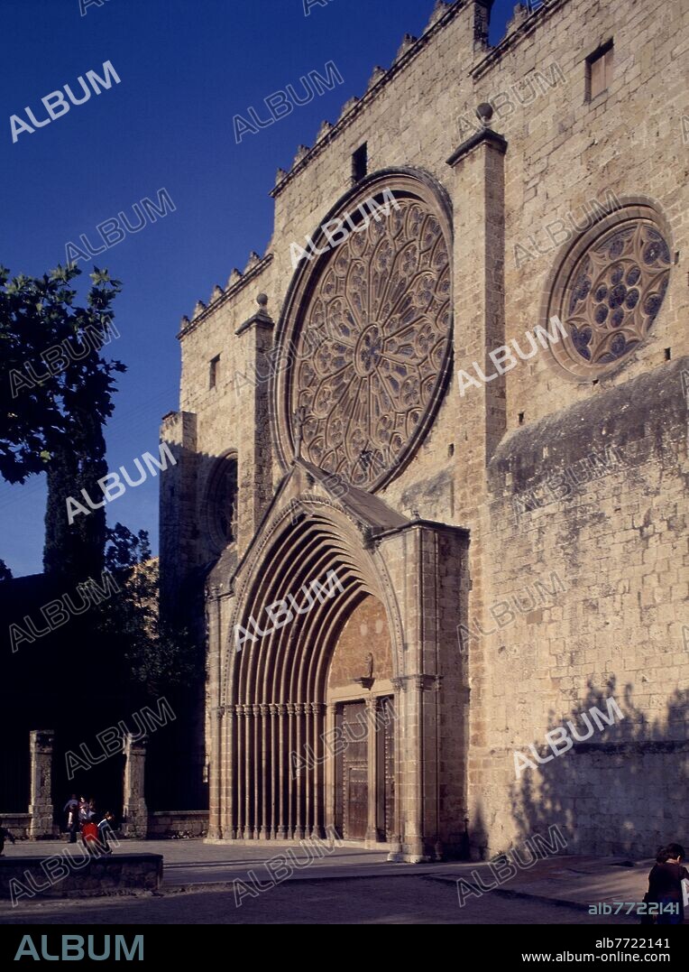FACHADA GOTICA DE LA IGLESIA DEL MONASTERIO DE SANT CUGAT DEL VALLES - SIGLO XIV.
