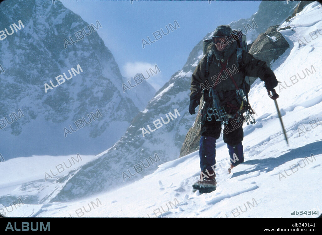 SCOTT GLENN en LIMITE VERTICAL, 2000 (VERTICAL LIMITS), dirigida por MARTIN CAMPBELL. Copyright COLUMBIA PICTURES / GEORGE, KEN.