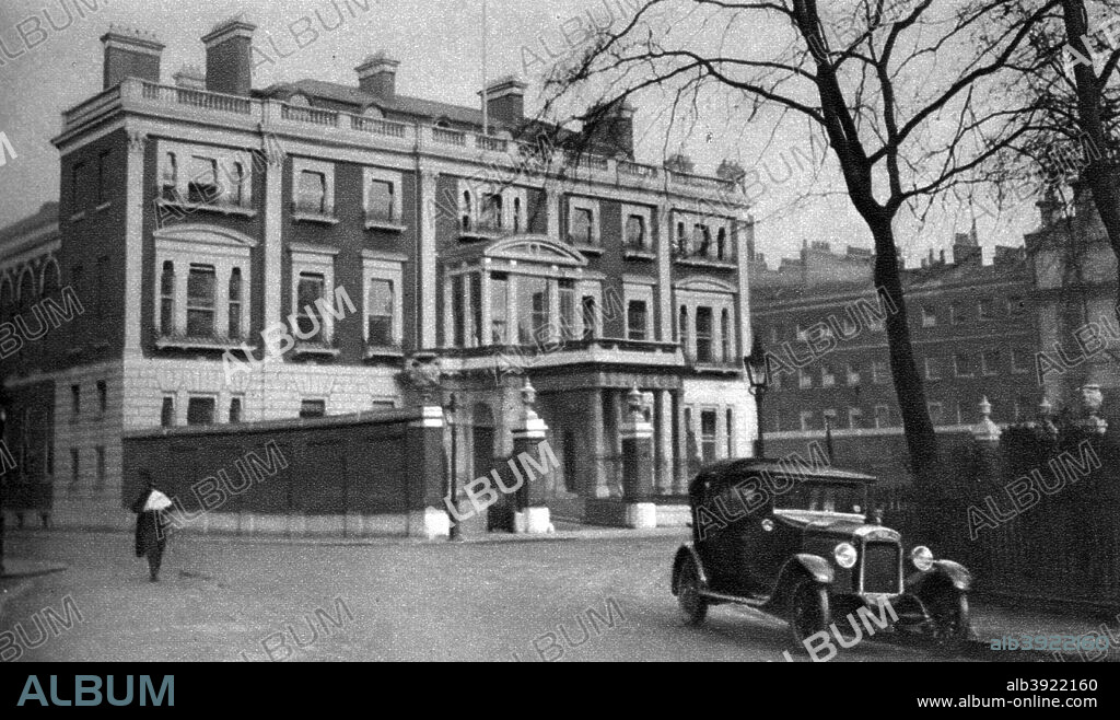 The Wallace Collection, Hertford House, London, 1926-1927. The Wallace Collection in Manchester Square houses fine and decorative arts including paintings, furniture, armour and porcelain. Illustration from Wonderful London, edited by Arthur St John Adcock, Volume I, published by Amalgamated Press, (London, 1926-1927).