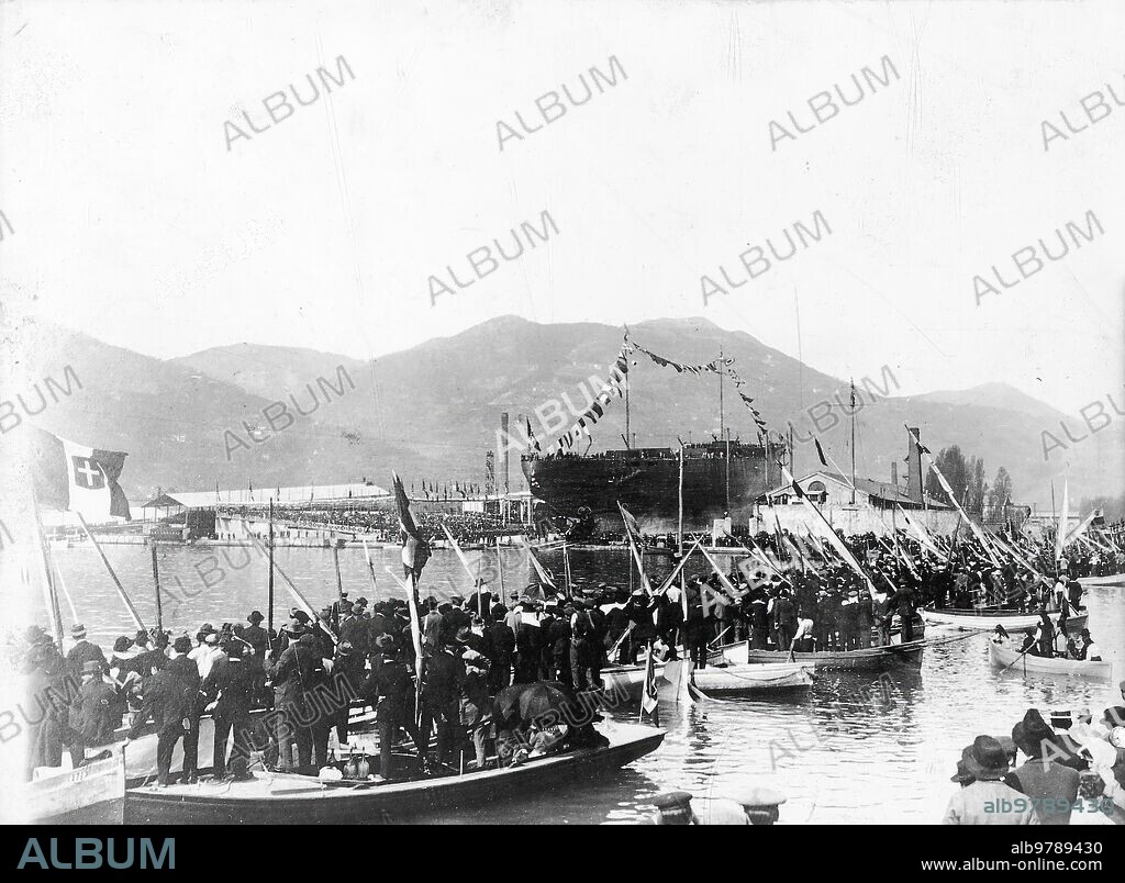 Abril 1913. En el arsenal de Spezia. Botadura del nuevo acorazado Italiano "Andrea Doria".