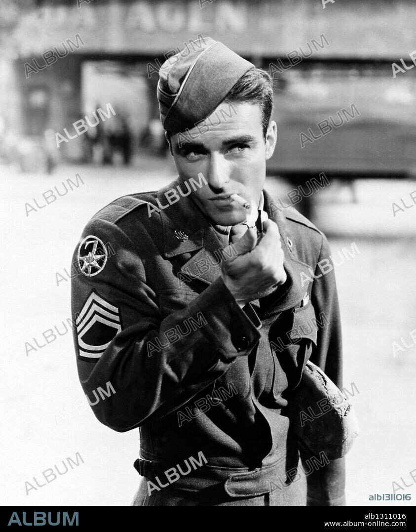 MONTGOMERY CLIFT in THE BIG LIFT, 1950, directed by GEORGE SEATON. Copyright 20TH CENTURY FOX.
