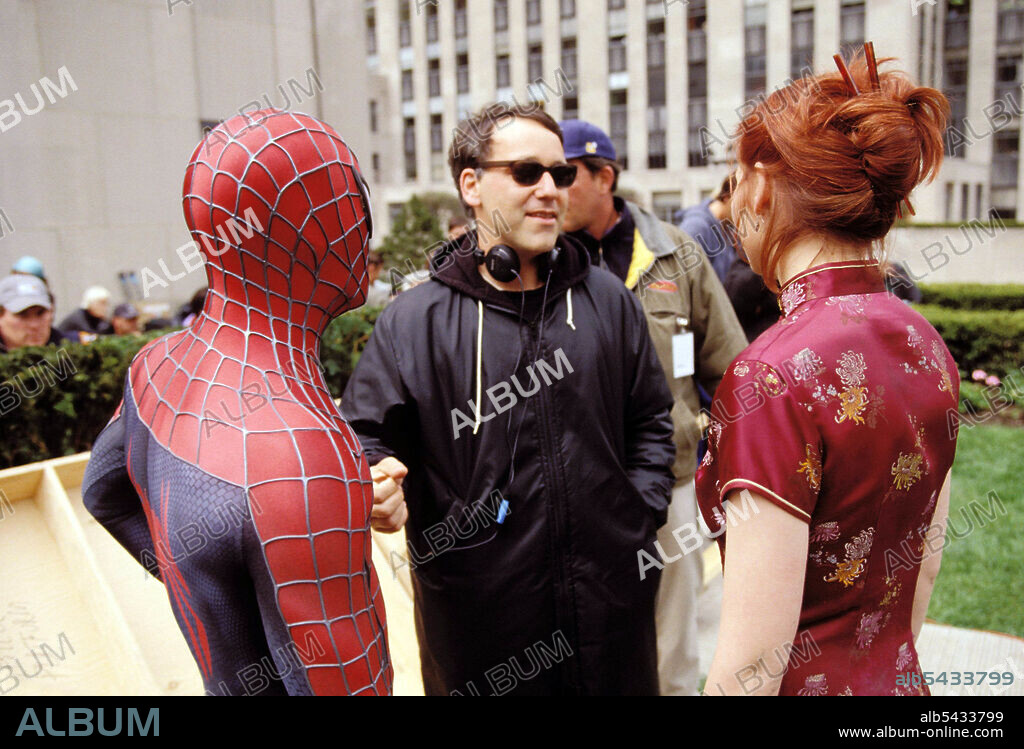 KIRSTEN DUNST, SAM RAIMI y TOBEY MAGUIRE en SPIDERMAN, 2002 (SPIDER-MAN), dirigida por SAM RAIMI. Copyright COLUMBIA PICTURES/MARVEL ENTERTAINMENT.