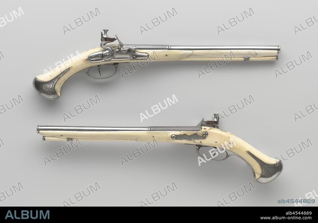Pair of flintlock pistols Pair of flintlock pistols Flintlock pistol with walrus ivory fore-end, Part of a couple. The lock is signed and adorned with foliage and a snake that bites itself in the tail. The barrel is partially engraved with lofwerk, provided with a ring and a drum rim in the same shape, marked at the bottom with MLMA and a crowned rosette flanked by the letters I and R. The flask of solid ivory, presumably walrustand, is simply cut. The iron fittings consist of a loading rod, a screw plate engraved with a lying female nude and two snakes with dragon heads wound around her, the trigger guard on two sides, filled at the front with chisel work, and a butt cap engraved with a branch with acanthus leaves a calyx around the screw in the middle at the bottom, the loading stick has an iron cap, Netherlands, Michel de la Pierre, Maastricht, c. 1660 - c. 1665, ivory, iron (metal), cutting, l 45.8 cm l 30.4 cm d 14.1 mm w 1124 gr.