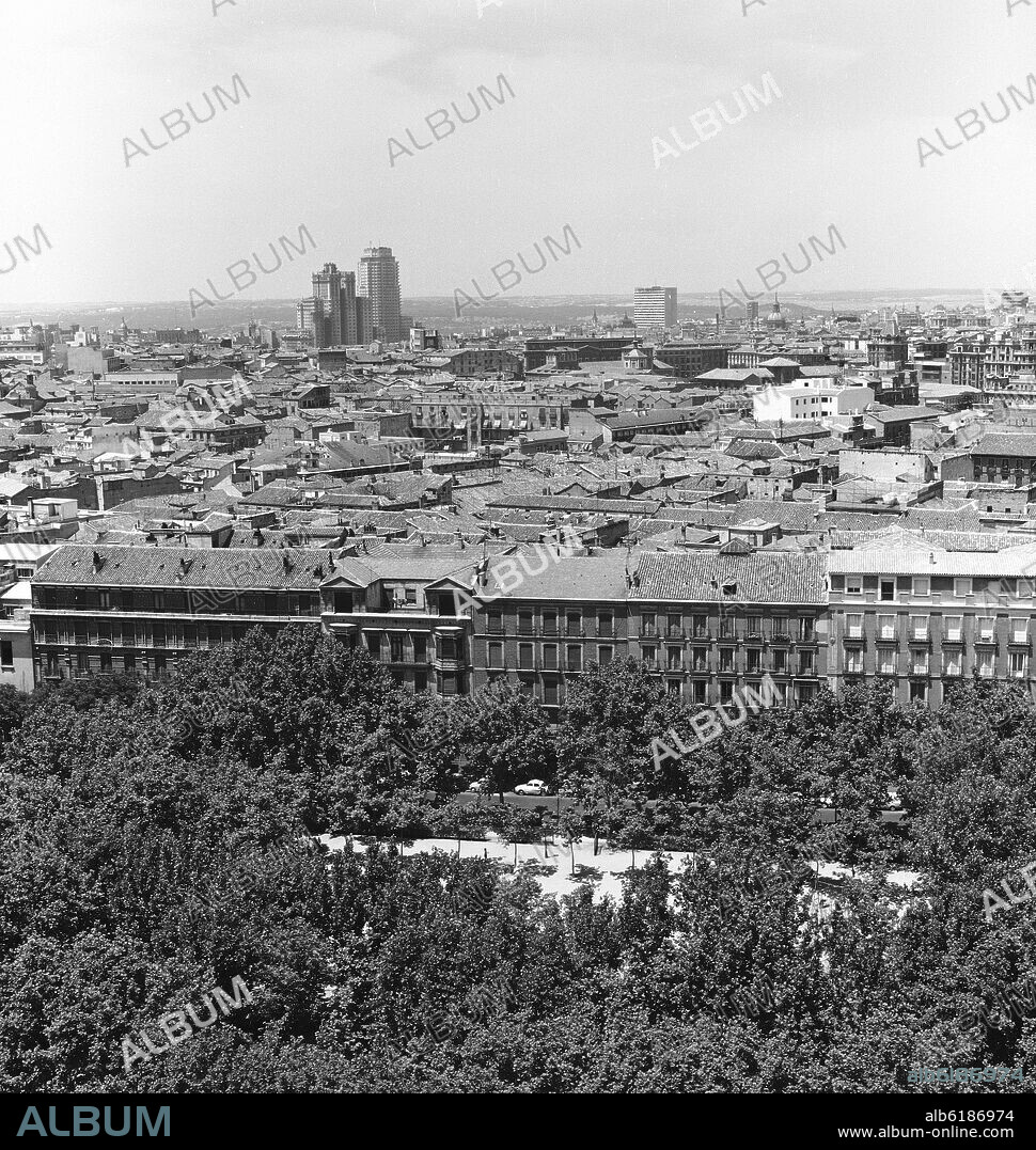 PANORAMICA DE MADRID - FOTOGRAFIA EN BLANCO Y NEGRO - AÑOS 60.