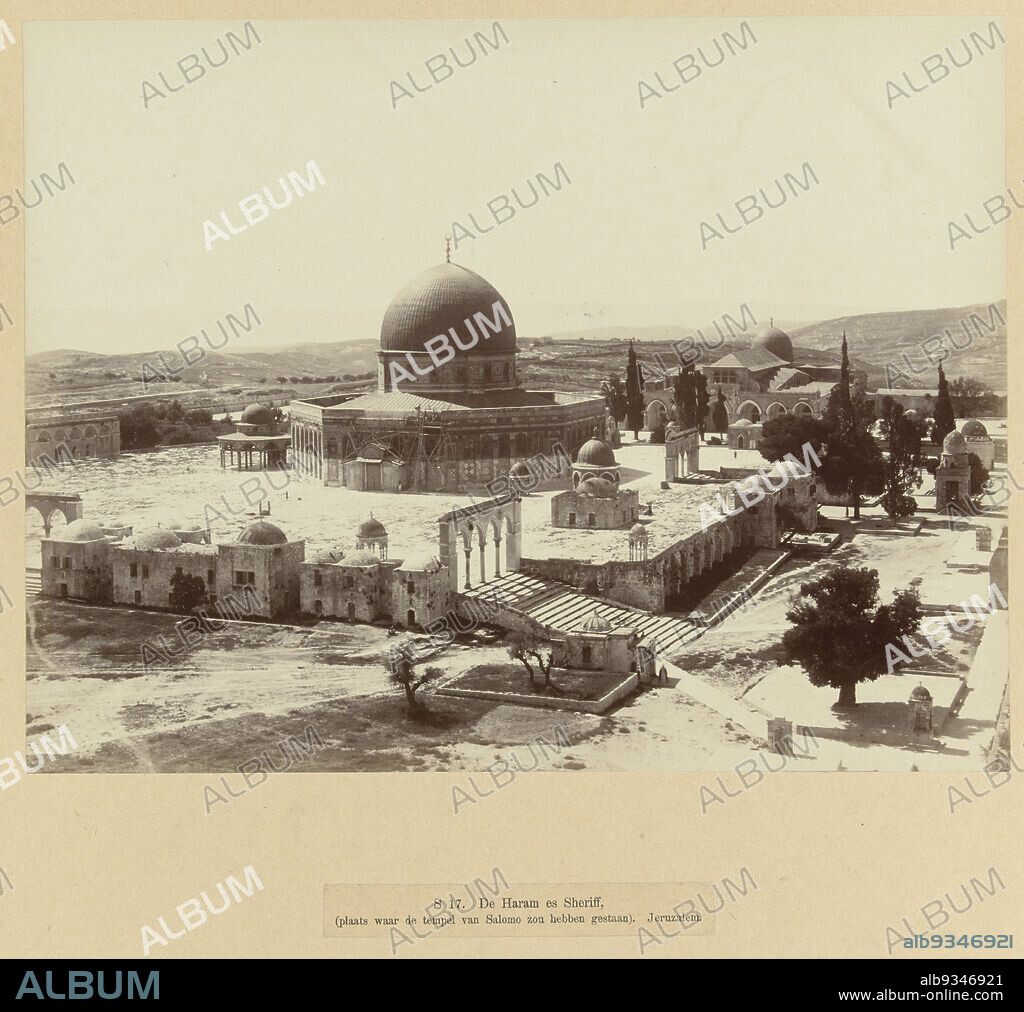 Haram al Sharif in Jerusalem, S 17. The Haram as Shariff (Site where the Temple of Solomon is said to have stood). Jerusalem (title on object), The photograph is part of Richard Polak's collected series of photographs from Israel, Palestine and Syria., anonymous, Israël, c. 1895 - c. 1915, photographic support, paper, albumen print, height 215 mm × width 272 mmheight 466 mm × width 555 mm.