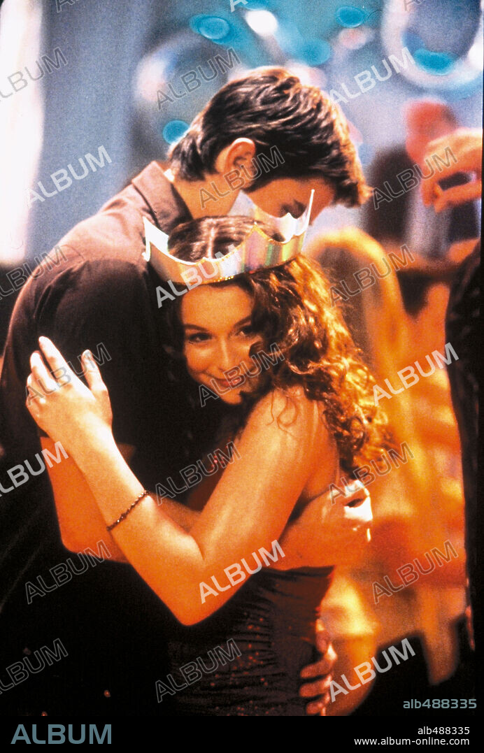 ALEXA VEGA and SEAN FARIS in SLEEPOVER, 2004, directed by JOE NUSSBAUM. Copyright METRO GOLDWYN MAYER / ROBINETTE, DALE.