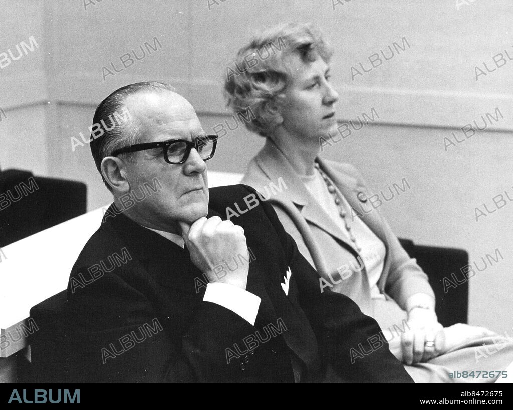 Stockholm 1972-06-01. Talman Henry Allard (S) och Kerstin Auér (FP) i riksdagen. Foto: SvD / TT / kod 12014.