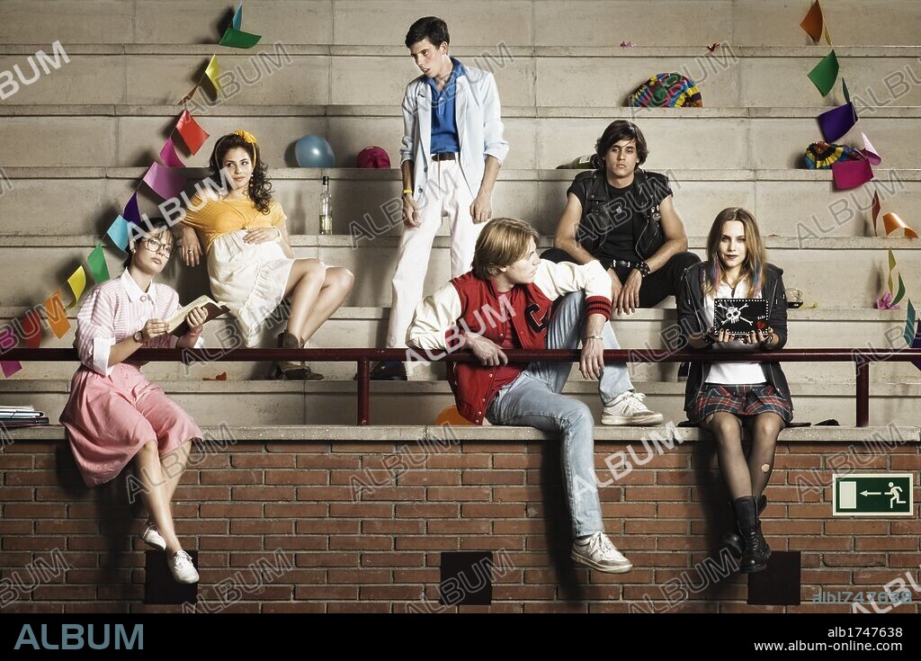 ALEX MARUNY, ANDREA DURO, ANNA CASTILLO, AURA GARRIDO, JAIME OLIAS and JAVIER BODALO in GHOST GRADUATION, 2012 (PROMOCION FANTASMA), directed by JAVIER RUIZ CALDERA. Copyright MOD PRODUCCIONES/TVE/AXN/THINK STUDIO/CANAL+/IKURI/TVC/FIP.