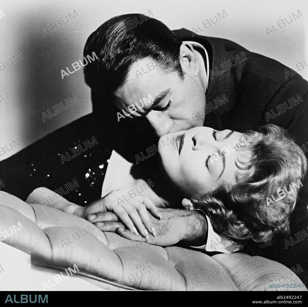 ANTHONY QUINN y LANA TURNER en RETRATO EN NEGRO, 1960 (PORTRAIT IN BLACK), dirigida por MICHAEL GORDON. Copyright UNIVERSAL PICTURES.