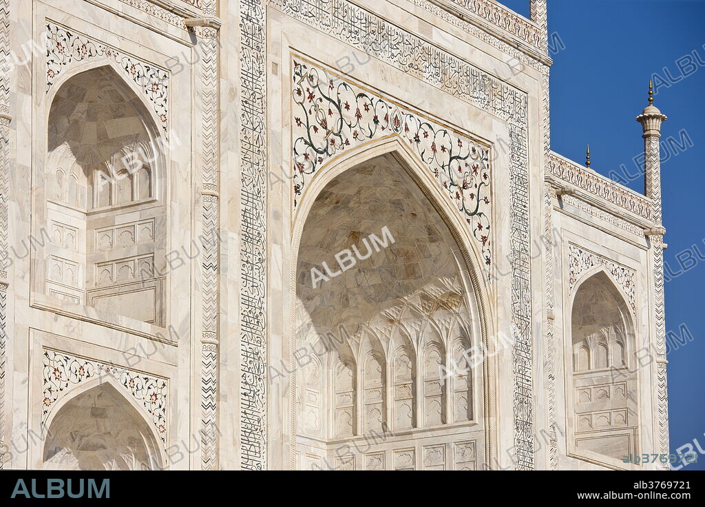 Iwans of The Taj Mahal mausoleum, southern view detail diamond facets with bas relief marble, Uttar Pradesh, India.