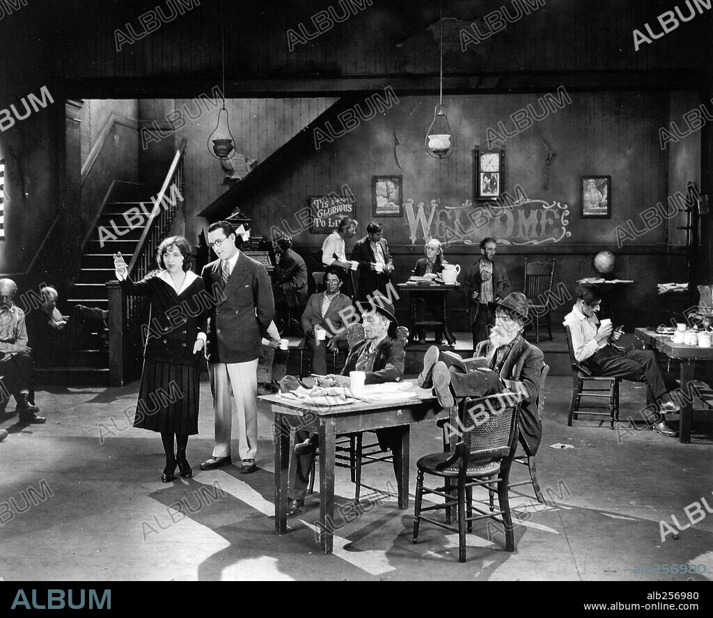 HAROLD LLOYD und JOBYNA RALSTON in FOR HEAVEN'S SAKE, 1926, unter der Regie von SAM TAYLOR. Copyright PARAMOUNT PICTURES.