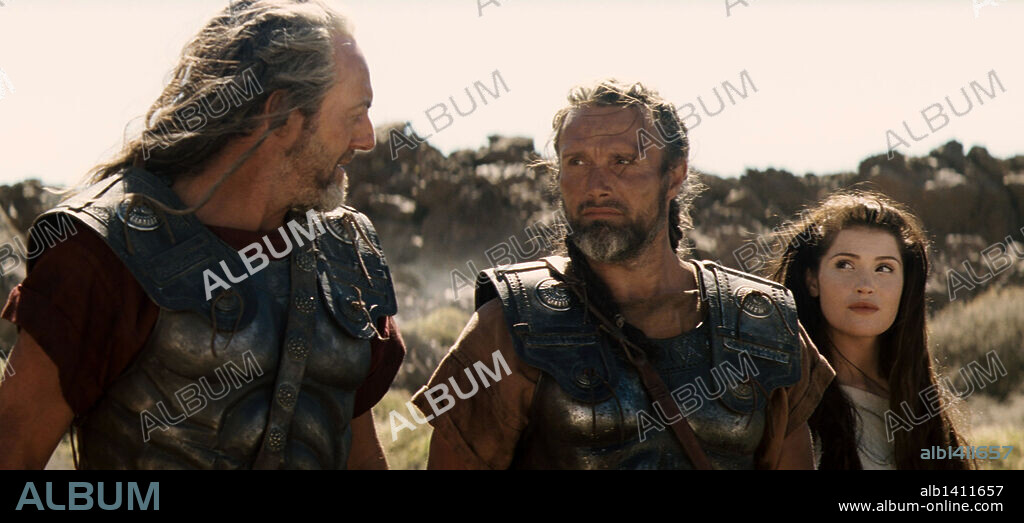 LIAM CUNNINGHAM and MADS MIKKELSEN in CLASH OF THE TITANS, 2010, directed by LOUIS LETERRIER. Copyright WARNER BROSS PICTURES/THE ZANUCK COMPANY/THUNDER ROAD.