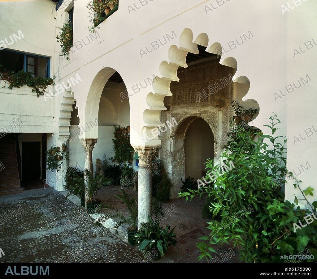 PATIO ENCALADO.