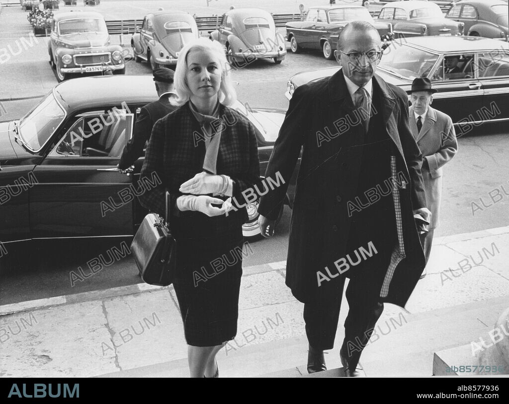 Göteborg omkring 1962 - Dan-Axel Broström med makan Annabelle. *** Local Caption *** GT GHT - BS - Box Familjen Broström. KAMERAREPORTAGE.