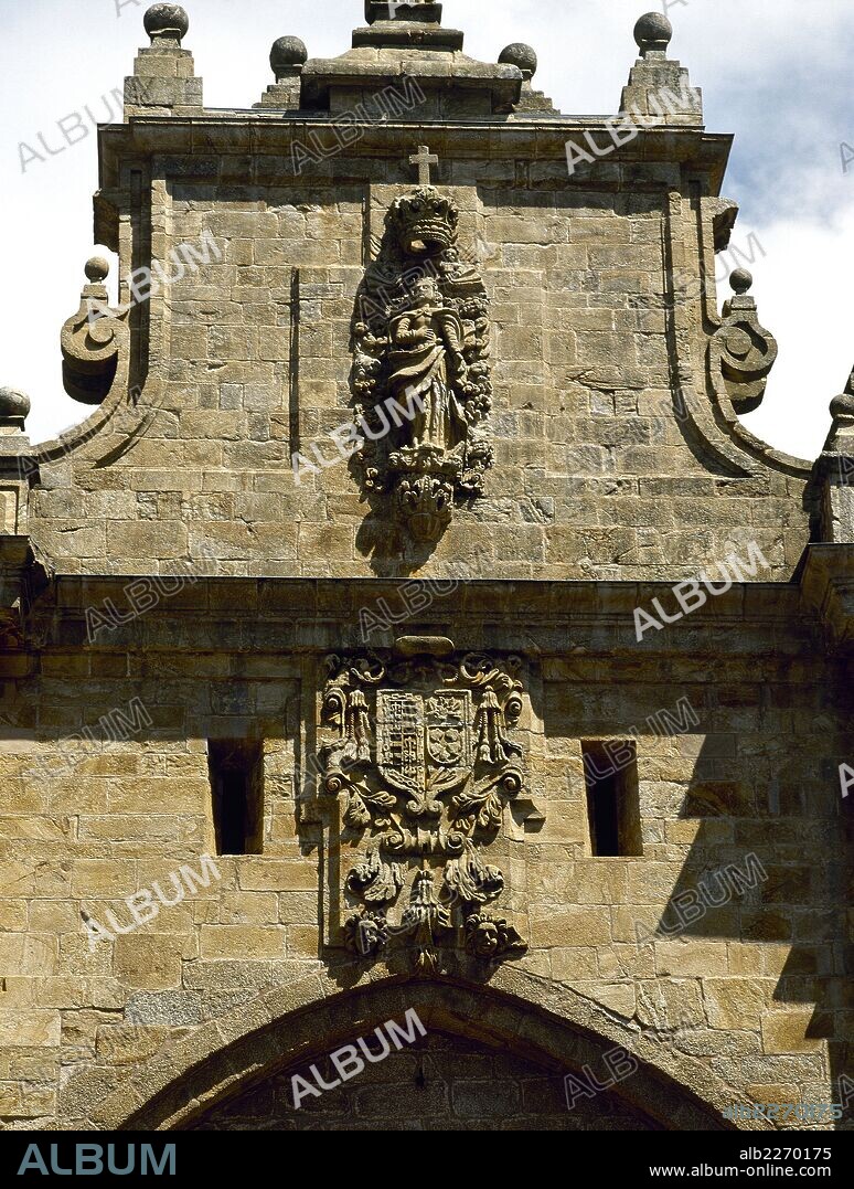 ROSENDO, San (Salas,907-Celanova,977). Prelado español. Hijo de un magnate de la corte de Ordoño II. Fué obispo de Mondoñedo y Compostela (925). Hacia el año 971 y junto al conde Gonzalo Sánchez defendió las costas gallegas de las incursiones normandas. ESCULTURA DEL SANTO que corona el frontón de la CATEDRAL DE MONDOÑEDO. Provincia de Lugo. Galicia. España.