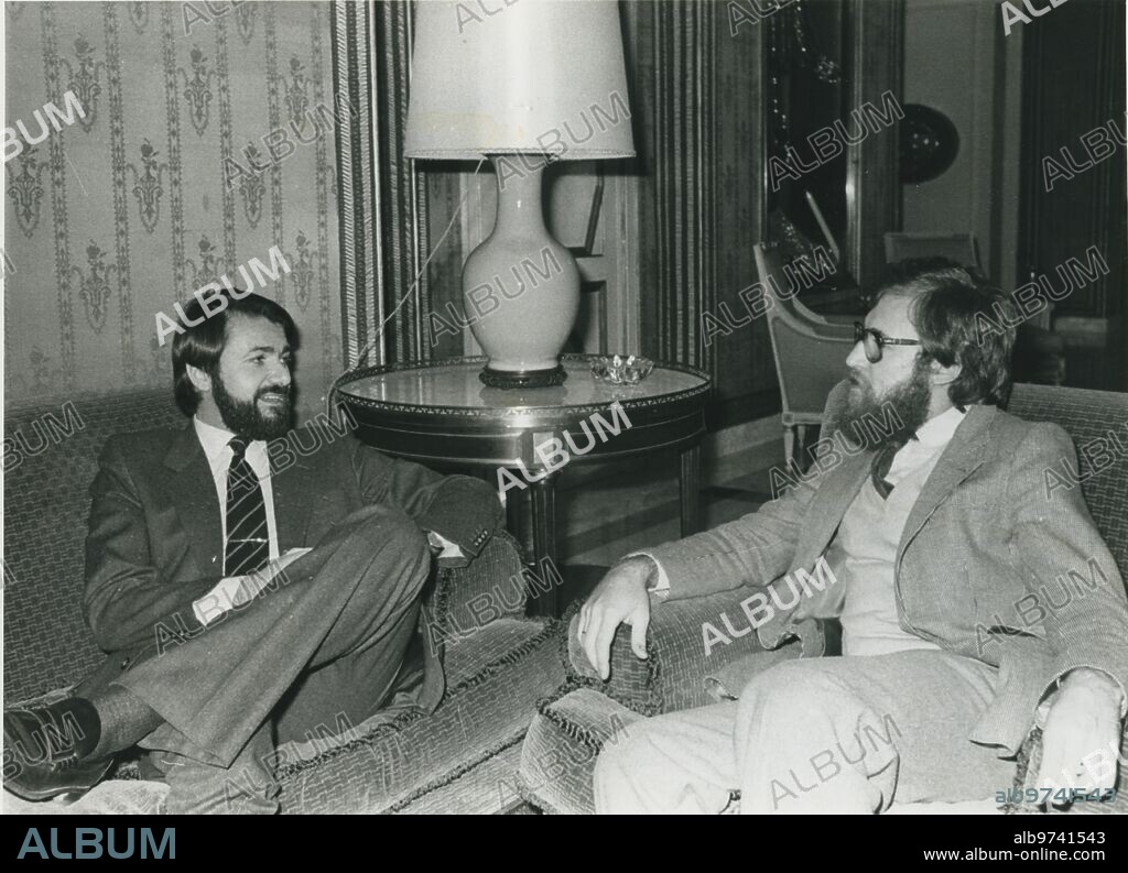 Madrid, 12/21/1983.- Interview with Jaime Mayor Oreja by ABC editor José Antonio Sentís.