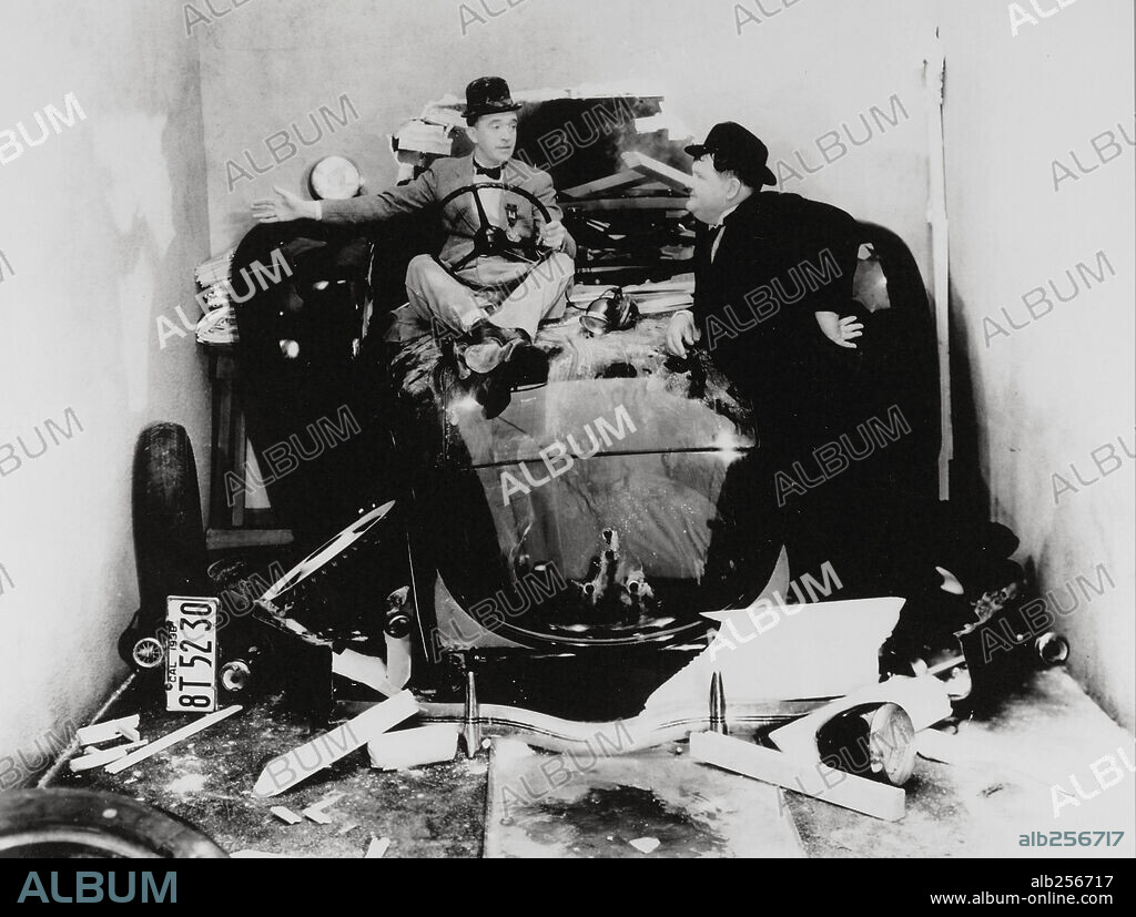 OLIVER HARDY und STAN LAUREL in BLOCK-HEADS, 1938, unter der Regie von JOHN G. BLYSTONE. Copyright STAN LAUREL PRODS/HAL ROACH/M.G.M.