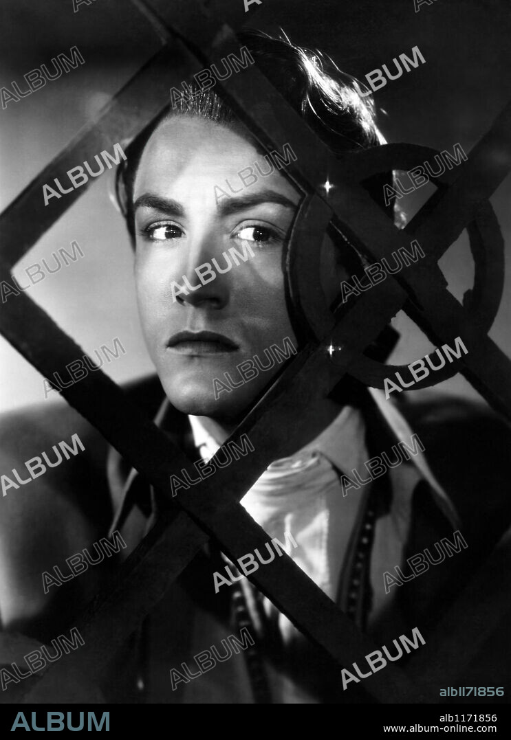 VITTORIO GASSMAN en EL CABALLERO MISTERIOSO, 1948 (IL CAVALIERE MISTERIOSO), dirigida por RICCARDO FREDA. Copyright LUX FILM.