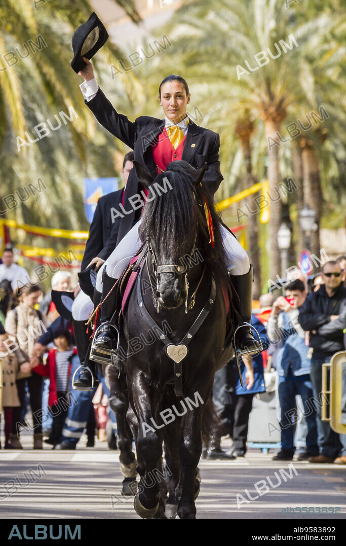 exhibicion de caballos y jinetes menorquines, caballeros de Es Migjorn, club hipico Sa Creueta, Día de las Islas Baleares, Palma, Mallorca, balearic islands, spain, europe.