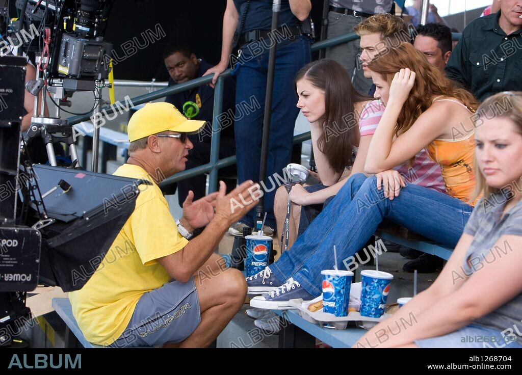 DAVID RICHARD ELLIS, HALEY WEBB, MYKELTI WILLIAMSON y NICK ZANO en EL DESTINO FINAL 3D, 2009 (THE FINAL DESTINATION), dirigida por DAVID RICHARD ELLIS. Copyright NEW LINE CINEMA / SHELDON, JIM.