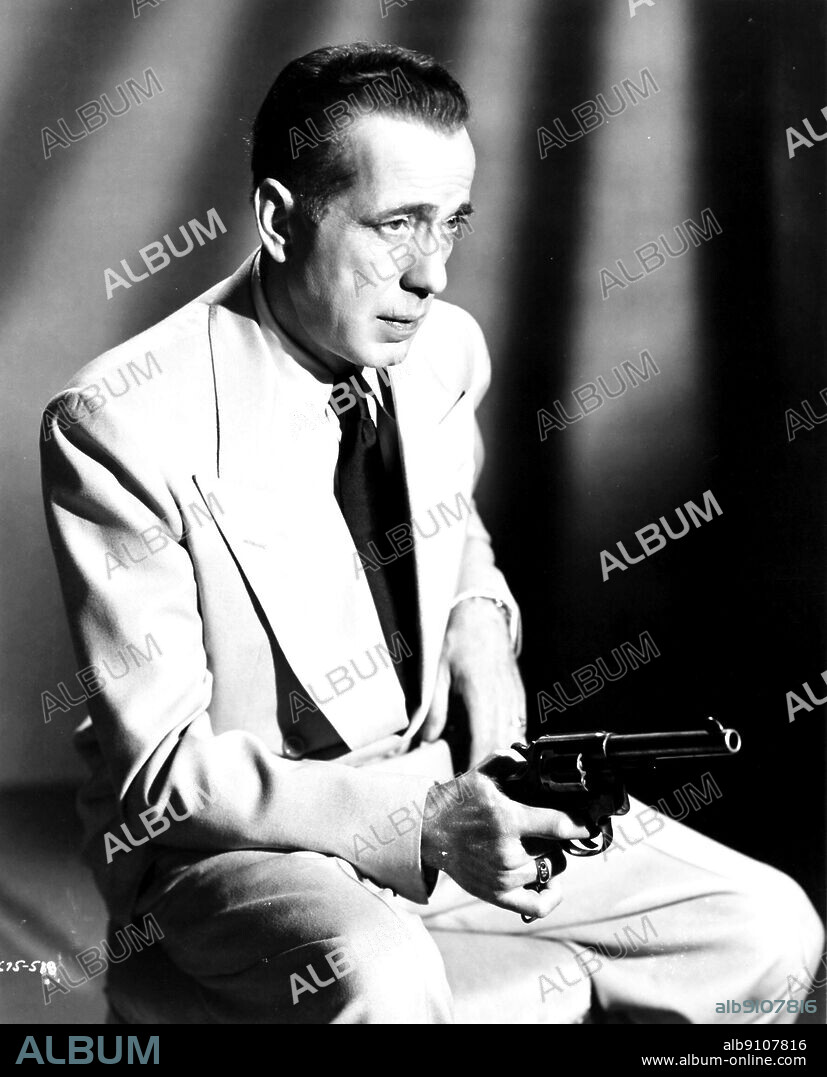 HUMPHREY BOGART in DARK PASSAGE, 1947, directed by DELMER DAVES. Copyright WARNER BROTHERS.
