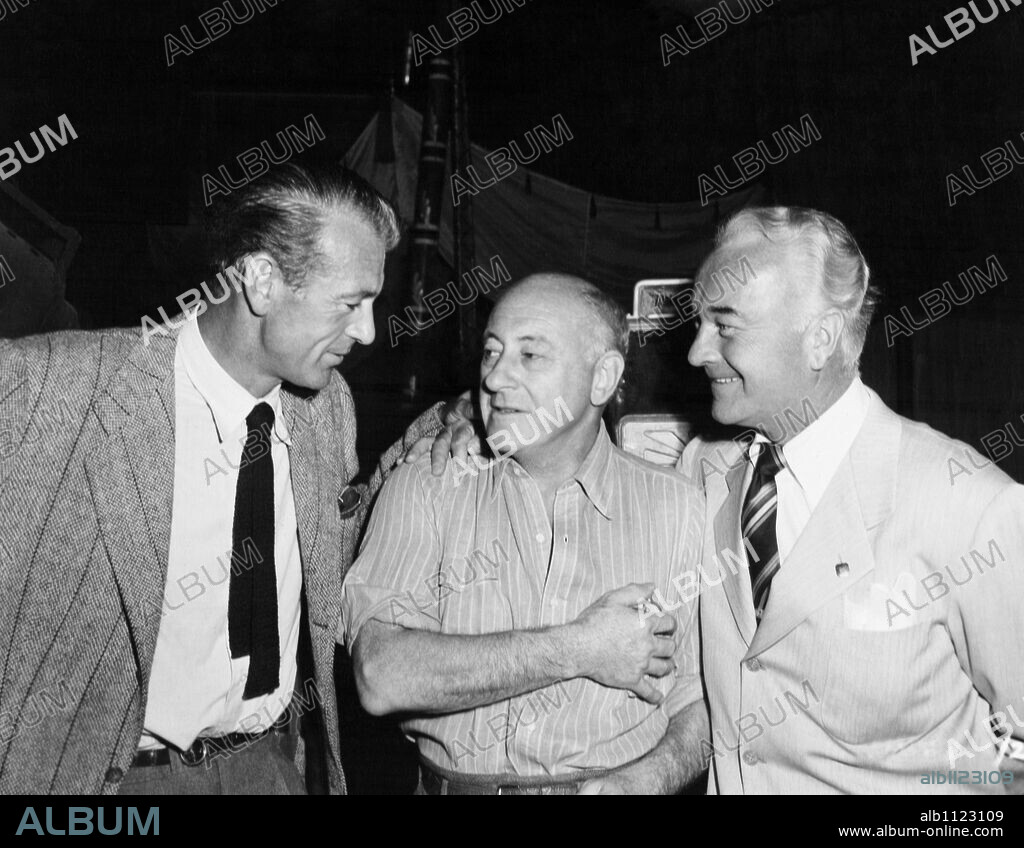 CECIL B DEMILLE, GARY COOPER and WILLIAM BOYD in SAMSON AND DELILAH, 1949, directed by CECIL B DEMILLE. Copyright PARAMOUNT PICTURES.