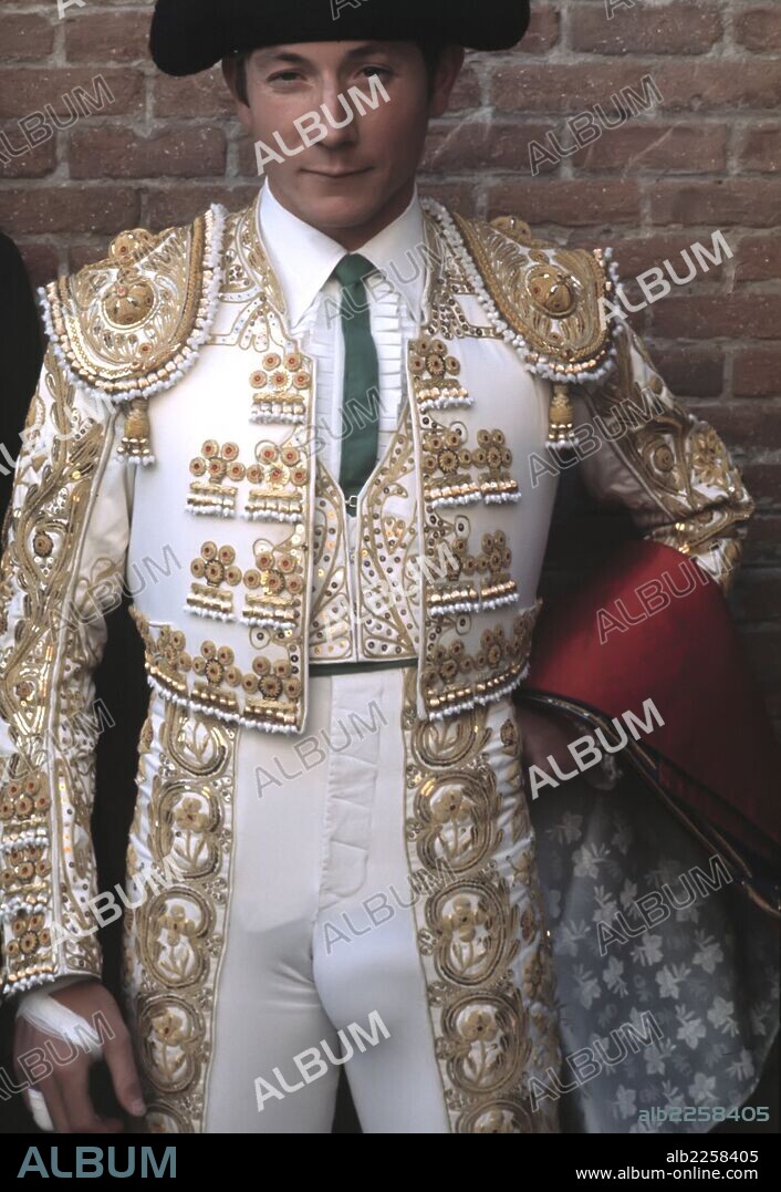 PACO ALCALDE. MATADOR DE TOROS ESPAÑOL. EL ALAMILLO 1951-.