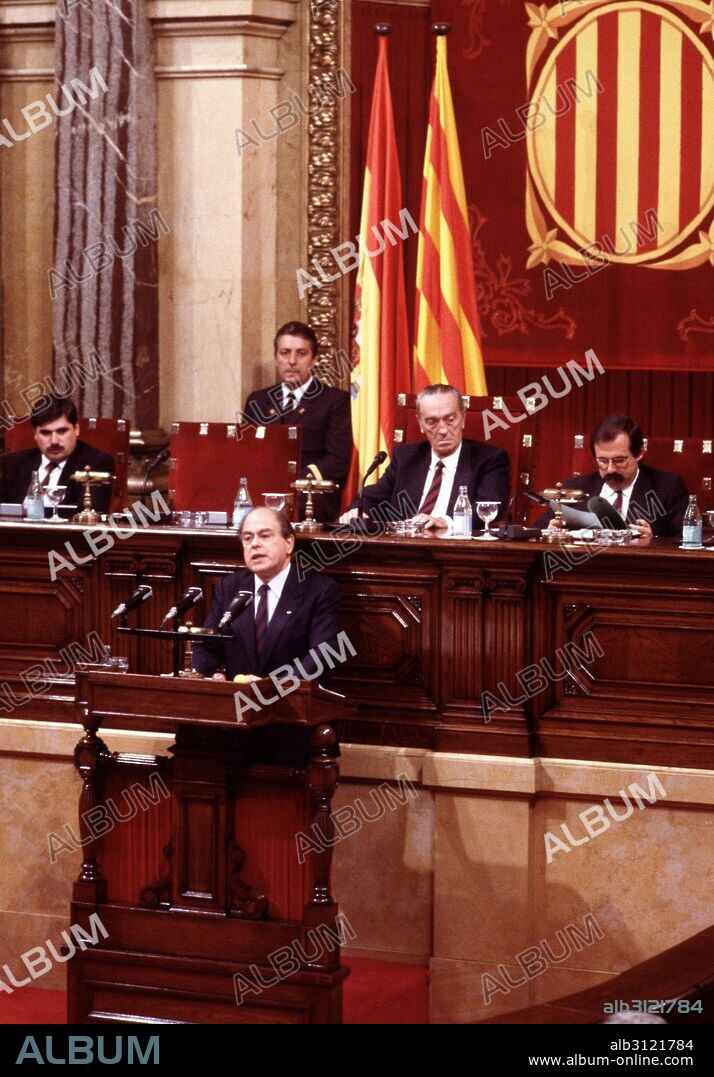 PUJOL , JORDI  POLITICO ESPAÑOL . BARCELONA 1930-  FOTO EN EL PARLAMENTO DE CATALUÑA , AÑO 1989.