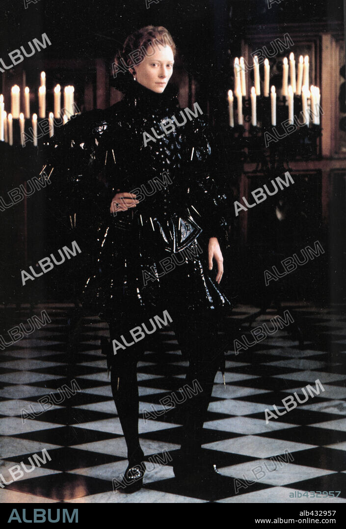 TILDA SWINTON en ORLANDO, 1992, dirigida por SALLY POTTER. Copyright ADVENTURE PIX/LENFILM/MIKADO/SIGMA.