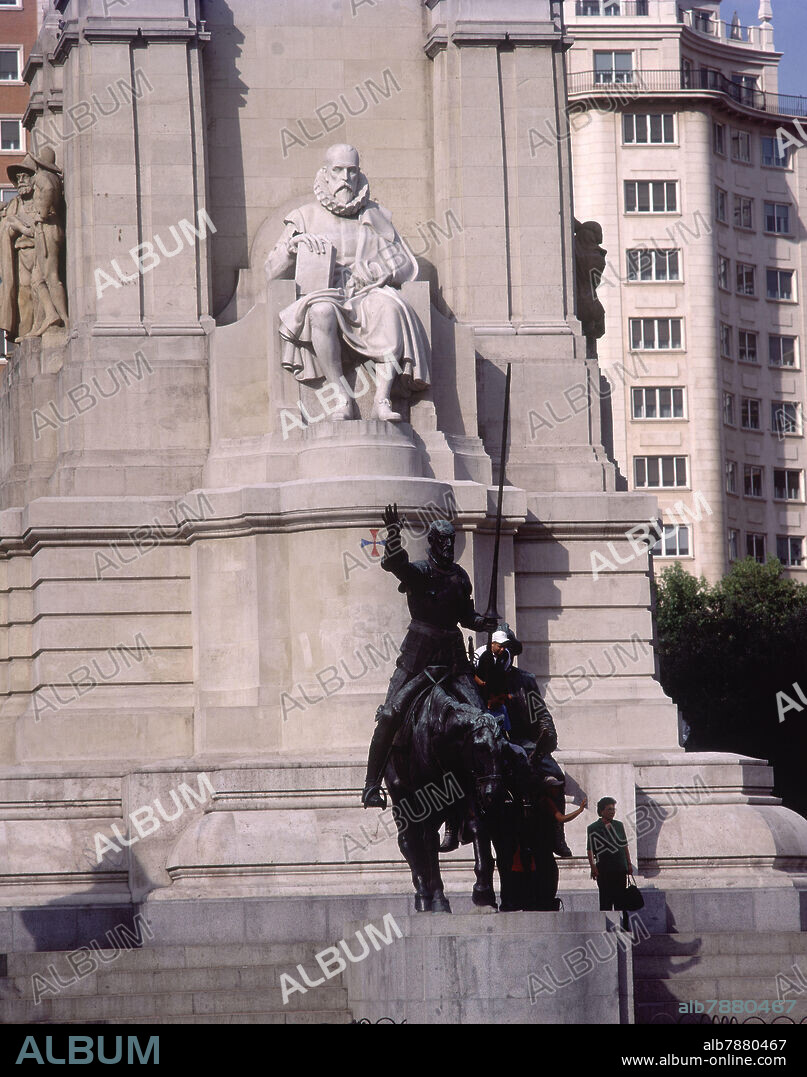 LORENZO COULLAUT VALERA (1876-1932). MONUMENTO A CERVANTES SITUADO EN PLAZA DE ESPAÑA DESDE 1960 AUNQUE SE COMENZO EN 1928 TERCER CENTENARIO DE SU MUERTE - FOTO AÑOS 00.