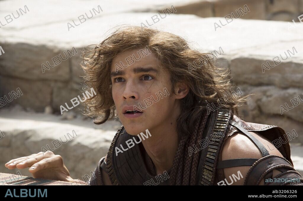 BRENTON THWAITES in GODS OF EGYPT, 2016, directed by ALEX PROYAS. Copyright CONCORDE CLOCK CINEMA/SUMMIT ENT/THUNDER ROAD PICTURES.