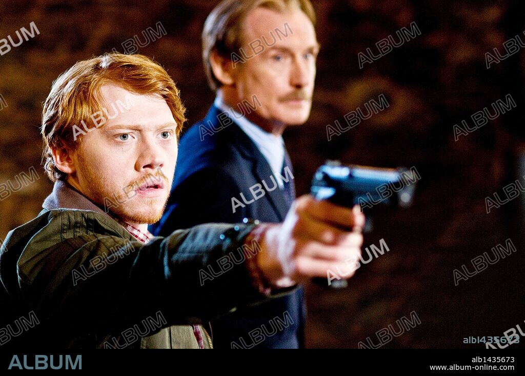 BILL NIGHY and RUPERT GRINT in WILD TARGET, 2010, directed by JONATHAN LYNN. Copyright MATADOR PICTURES.
