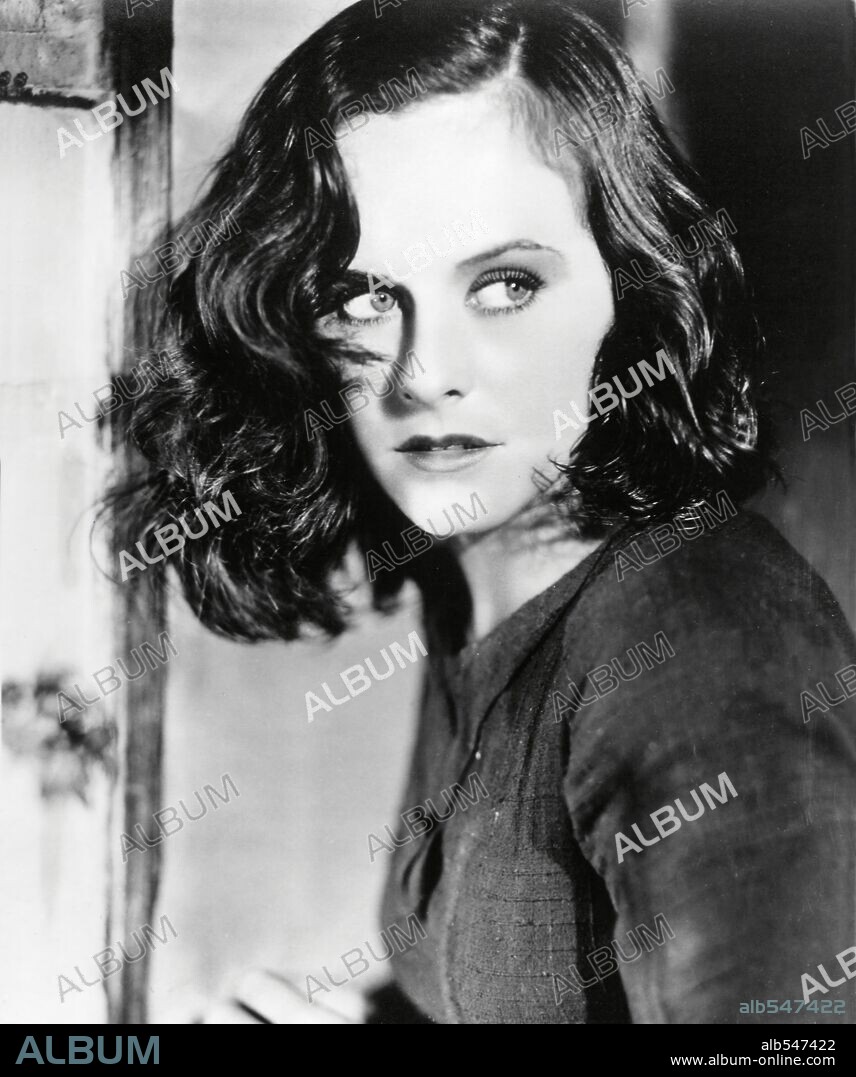PAULETTE GODDARD in MODERN TIMES, 1936, directed by CHARLES CHAPLIN. Copyright CHAPLIN/UNITED ARTISTS.
