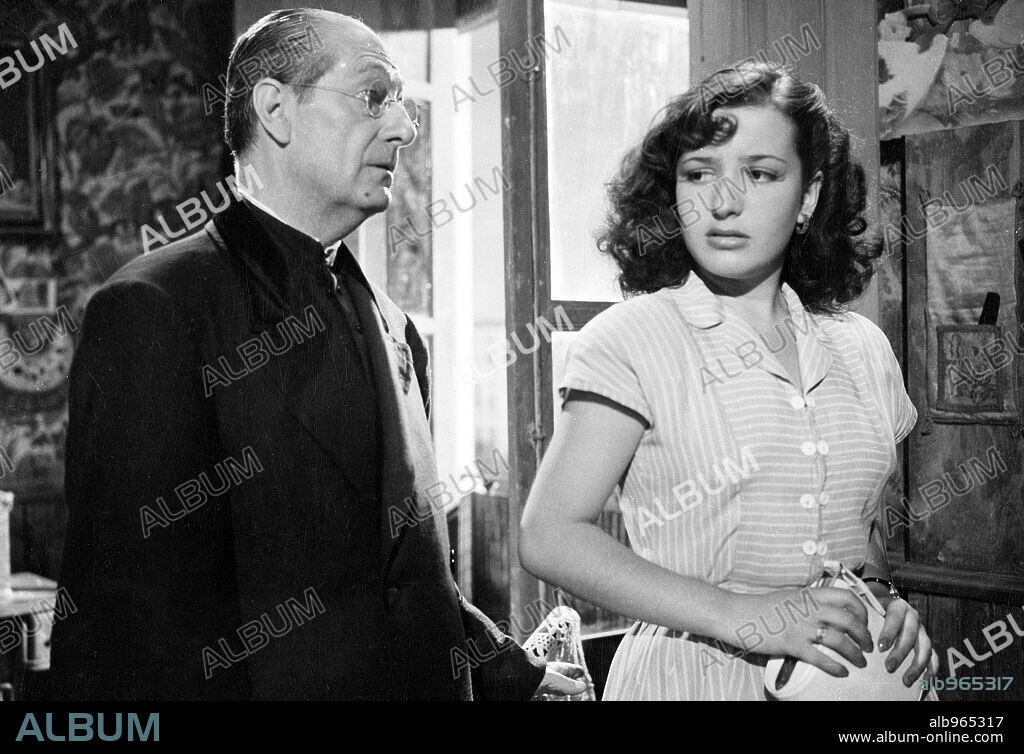 JOSE PRADO and MARISA DE LEZA in DAY BY DAY, 1951 (DIA TRAS DIA), directed by ANTONIO DEL AMO. Copyright INDUSTRIAS CINEMATOGRAFICAS ALTAMIRA.