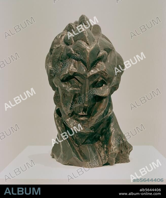 PABLO PICASSO. Picasso, Pablo. 1881-1973. "Frauenkopf (Fernande) ", Paris Herbst. 1909. Bronze, 41,3 × 26,6 cm. New York, Museum of Modern Art.