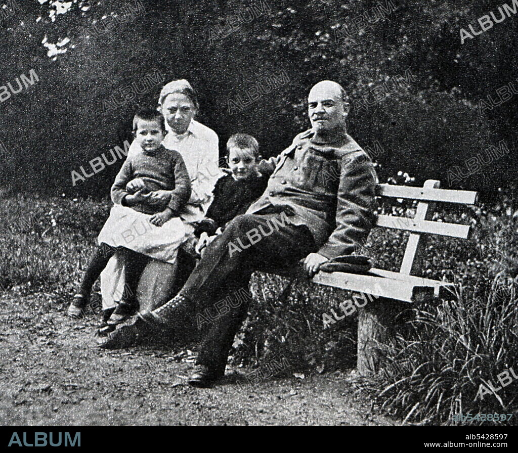 Vladimir Lenin and Krupskaya N. K. with his nephew Viktor Ulyanov and the workers daughter Vera. 1922, early August. Gorki town. Photographer - V. V. Loboda.