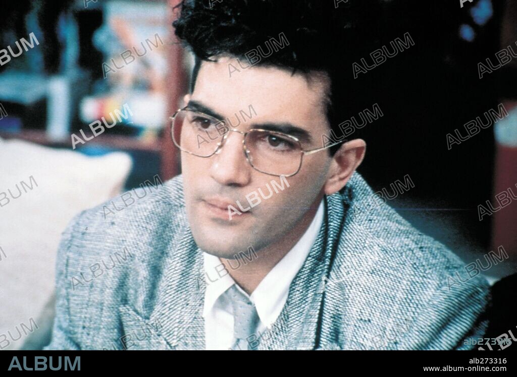 ANTONIO BANDERAS in WOMEN ON THE VERGE OF A NERVOUS BREAKDOWN, 1988 (MUJERES AL BORDE DE UN ATAQUE DE NERVIOS), directed by PEDRO ALMODOVAR. Copyright EL DESEO S.A.