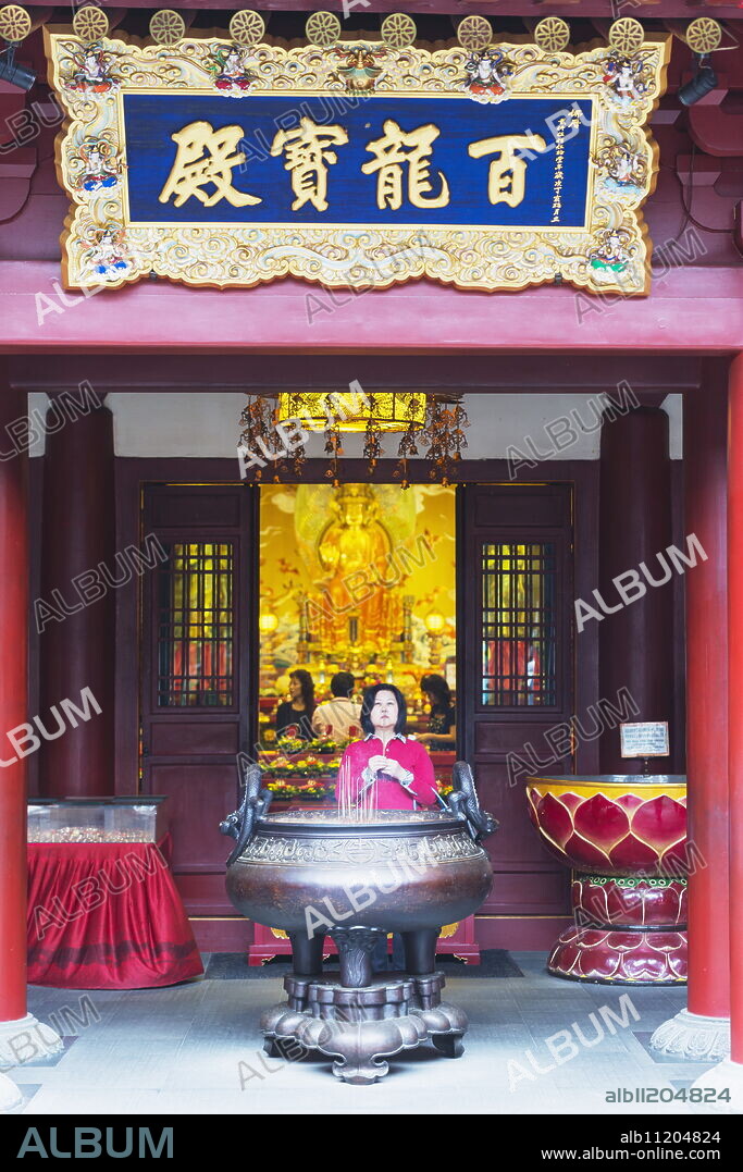 Buddha Tooth Relic Temple, Singapore, Southeast Asia, Asia.