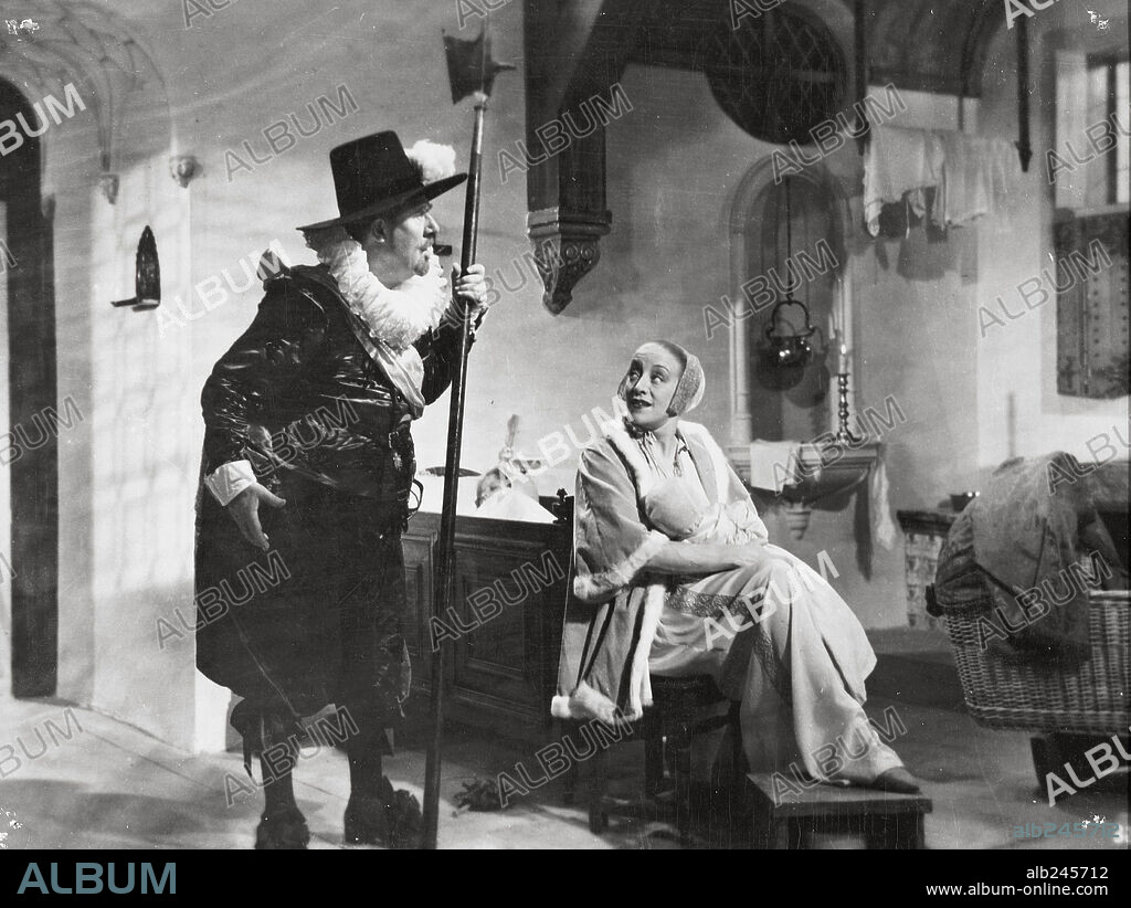 FRANCOISE ROSAY en LA KERMESSE HEROIQUE, 1935 (CARNIVAL IN FLANDERS), dirigida por JACQUES FEYDER. Copyright FILMS SONORES TOBIS.
