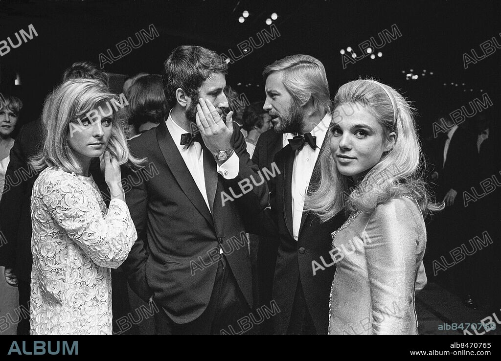 STOCKHOLM 1967-10-09. Skådespelaren Grynet Molvig, regissören Johan Bergenstråhle och skådespelarna Thommy Berggren och Pia Degermark på Operakällaren i samband med Guldbaggegalan . Foto: Jan Collsiöö / TT Historical / Kod 1902.