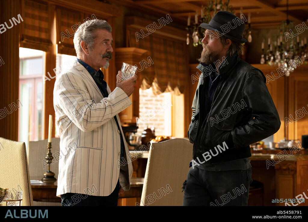 CHARLIE HUNNAM et MEL GIBSON dans WALDO, 2021 (LAST LOOKS), réalisé par TIM KIRKBY. Copyright HEAD GEAR FILMS.