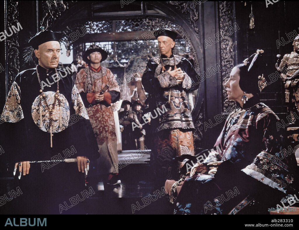 FLORA ROBSON, LEO GENN and ROBERT HELPMANN in 55 DAYS AT PEKING, 1963, directed by NICHOLAS RAY. Copyright SAMUEL BRONSTON PRODS/ALLIED ARTISTS.