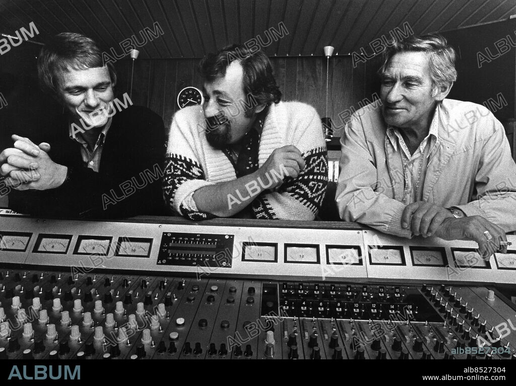ARKIV 740812 - Cornelis Vreeswijk i studion med polarn Per som finns i verkligheten och heter Torgny Björk.. Foto: Lars Groth Kod: 19. COPYRIGHT SCANPIX SWEDEN.