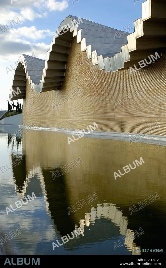 Ysios winery building design by Santiago Calatrava. Laguardia, Rioja alavesa. Euskadi, Spain.